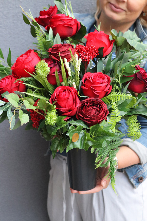 Luiza New, bukiet nagrobny z różami