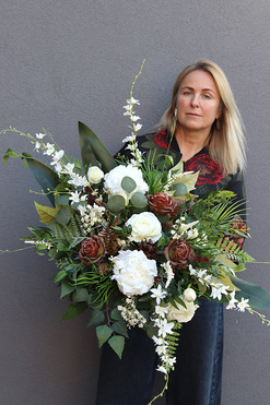 Chocolate, nagrobna kompozycja w misie, dł.90cm