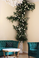 Biały Dworek, girlanda kwiatowa kompozycja