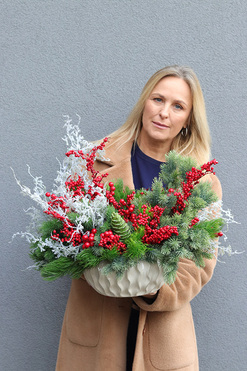 OD RĘKI Zimowy Świat, stroik świąteczny z jagodami, wym.55x60x44cm