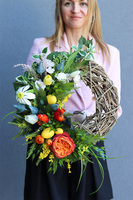 Orengeta Spring, wiosenny wianek z kogutami