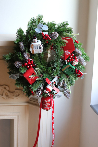 Zimowa Przygoda, świąteczny wianek na drzwi