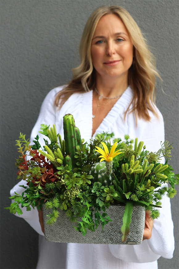 Green Neriata, sukulenty w prostokątnej donicy	