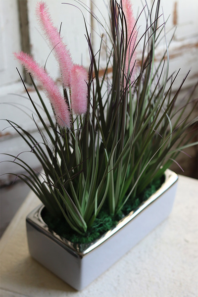 kompozycja z trawami w białej donicy, Pianisto, wys.45cm