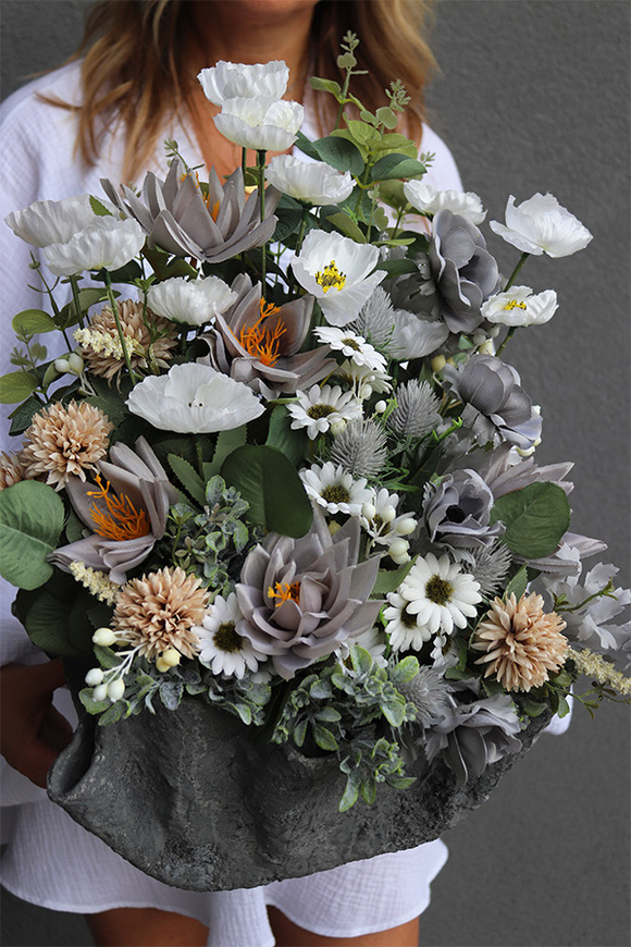 Volcan Szarotka, kompozycja nagrobna w misie