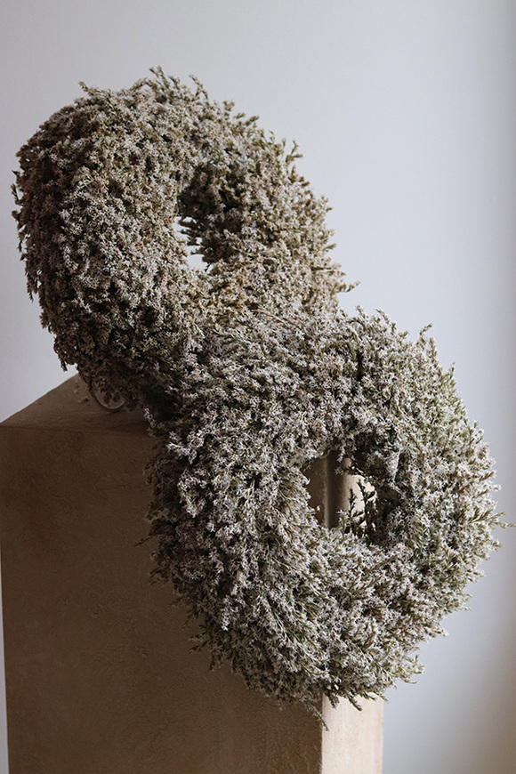 Zatrwian, dekoracyjny wianek z suszem