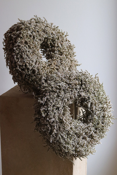 Zatrwian, dekoracyjny wianek z suszem