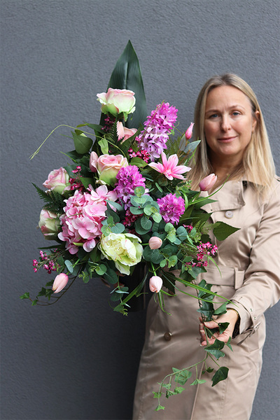 Pink Kerra, bukiet nagrobny we wkładzie, dł.69cm