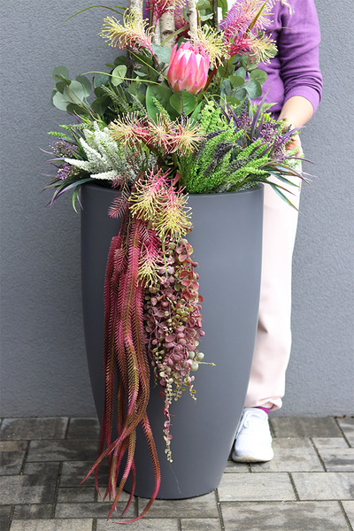 Fiberglass Moko Grey 2, ekskluzywna kompozycja w szarej donicy