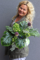 Medrea, dekoracja z monsterą i sukulentami