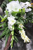 Kerta, bukiet nagrobny z białych kwiatów