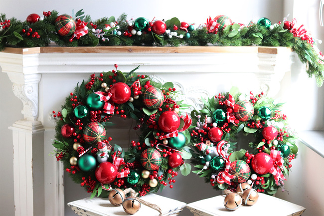 Apart American Christmas, świąteczny wianek do powieszenia