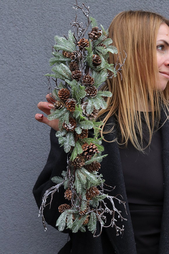 Zimowy Sen, iglasta girlanda zimowa z szyszkami