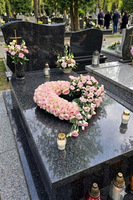 Lovely Rose, wieniec nagrobny w kształcie serca