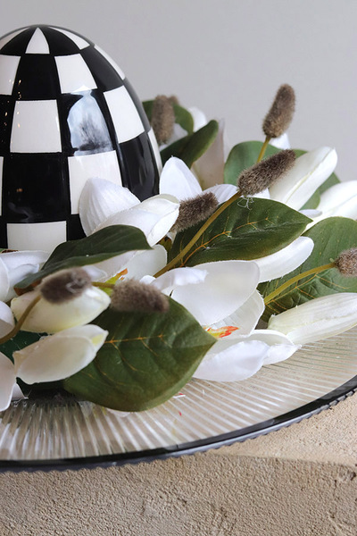 Black Easter Blanche 2, stroik wielkanocny z jajem