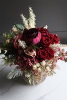 Bordota Amore, bukiet kwiatowy w szklanym wazonie