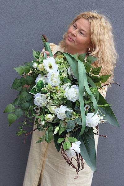 White Greddier, bukiet nagrobny do położenia