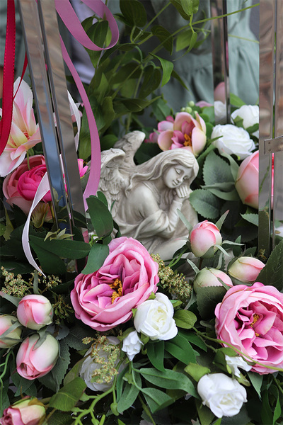 Angelo Garden Pink, lampion nagrobny z kwiatami