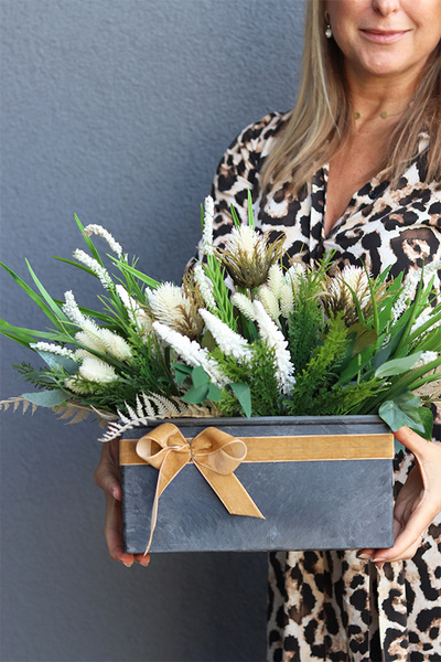 Wrzosowisko White Love, kompozycja kwiatowa w donicy