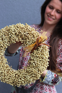 Ludowy Len, dekoracyjny wianek z suszu, musztardowy, śr.33cm 