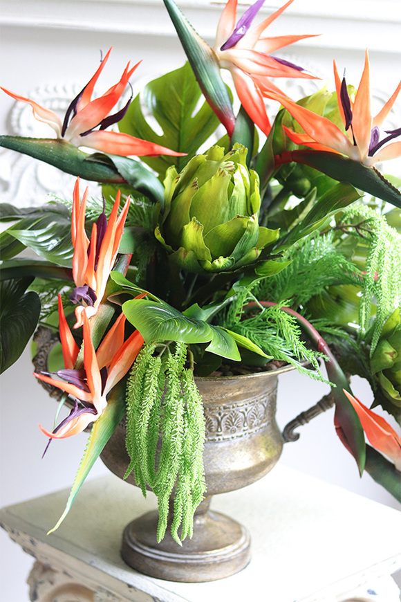 Strelicja Palace Side, egzotyczna dekoracja w pucharze