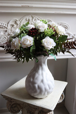 Dulcynea, bukiet z różami w wazonie, wys.48cm