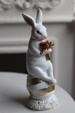 OD RĘKI Bunny Cottage Gold, figurka wielkanocna zajączek D, wys.19cm