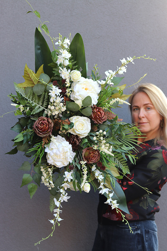 Chocolate, nagrobna kompozycja w misie, dł.90cm 