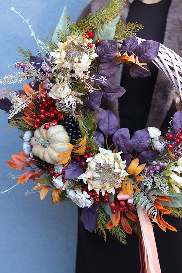 Jesienny Dom, asymetryczny jesienny wianek z dynią, śr.50cm