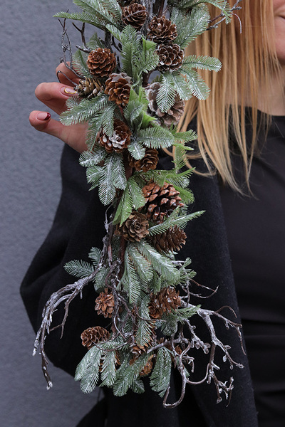 Zimowy Sen, iglasta girlanda zimowa z szyszkami