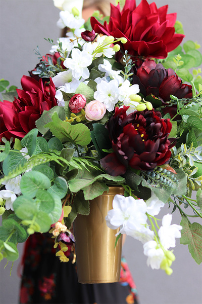 Hellada 2, bukiet nagrobny we wkładzie z bordowymi kwiatami, dł.64cm 