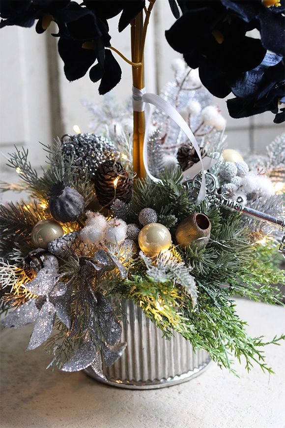 dekoracja świąteczna ze storczykiem, Velurro Navy, wys.56cm 