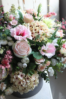 flowerbox z barwnymi kwiatami, Wiosenne Inspiracje, wys.57cm