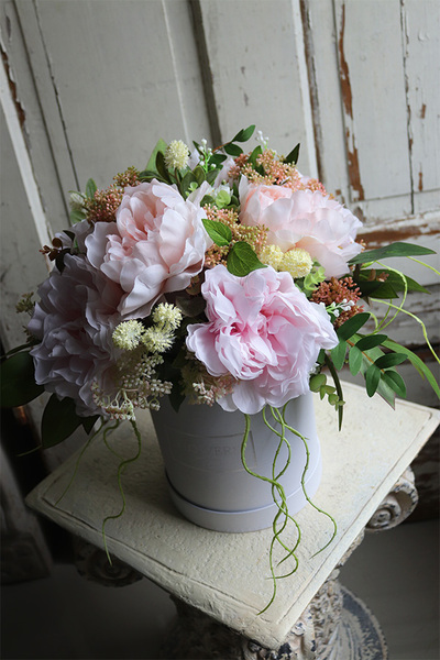 flowerbox z różowymi piwoniami, Peonies Summer Kamelia, wys.38cm 