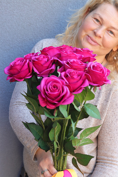 Rosalinda Roses Set, bukiet nagrobny do położenia, amarantowy