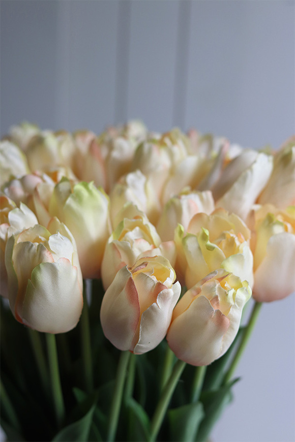 Goldito Tulips, bukiet kwiatów w wazonie