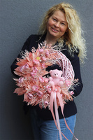 Teddy Pink, uroczy wianek z misiem