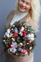 Skrzaciki Max, świąteczny wianek z laleczkami