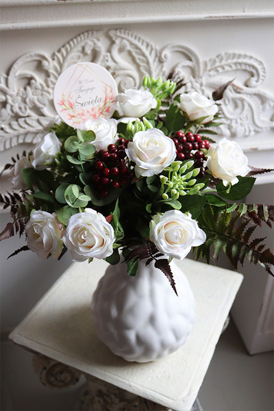 Dulcynea, bukiet z różami w wazonie