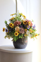 Monella Summer, kompozycja kwiatowa w naczyniu