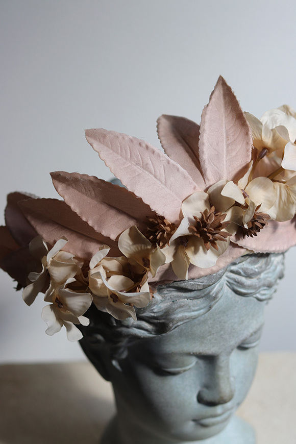 kwiatowy wianek na głowę Beige Mazovia, rozmiar uniwersalny