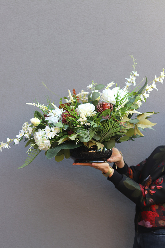 Chocolate, nagrobna kompozycja w misie, dł.90cm 