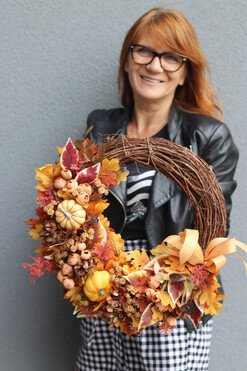 Dyniowa Poezja, asymetryczny jesienny wianek z dyniami, rozp.44cm