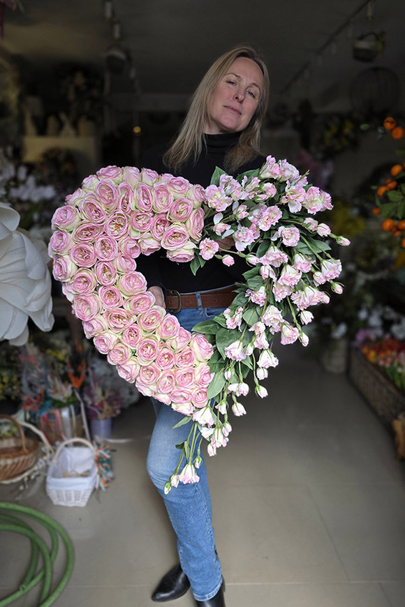 Lovely Rose, wieniec nagrobny w kształcie serca