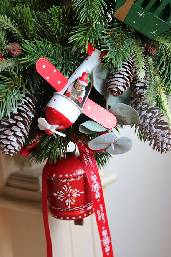 Zimowa Przygoda, świąteczny wianek na drzwi