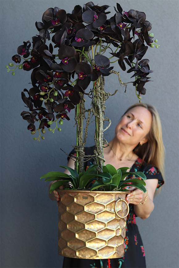 Aubergine Black, sztuczny storczyk w złotej donicy, wys.108cm 