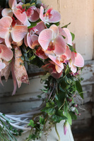 Pudrowa Orchidea, efektowny wianek na drzwi, śr.48cm