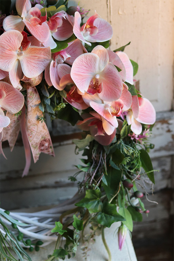 Pudrowa Orchidea, efektowny wianek na drzwi, śr.48cm