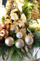 Barokko, stroik świąteczny ze złotymi choinkami