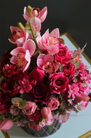 Różowa Jutrzenka, kompozycja kwiatowa w naczyniu